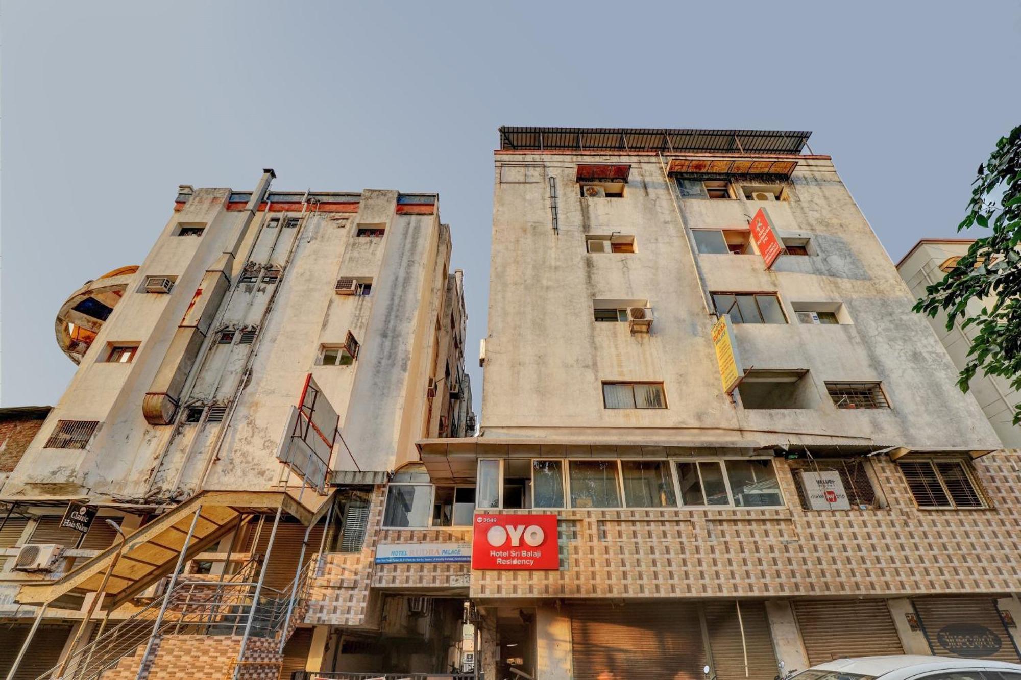 Hotel O Rudra Palace Ahmedabad Exterior photo